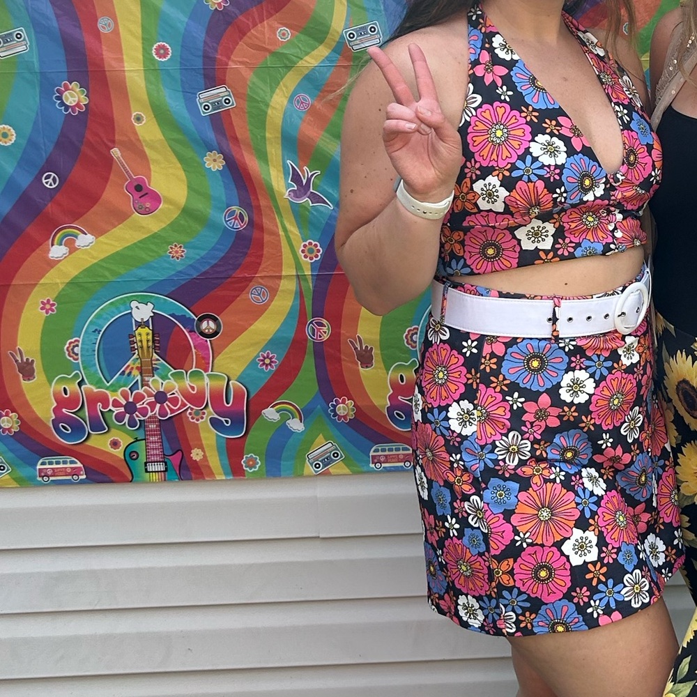 Unique Vintage Smak Parlour Floral Halter Top and Skirt Set - Picture 3 of 5